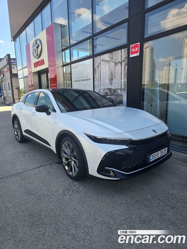 Toyota Crown Crossover 2.5 4WD Hybrid