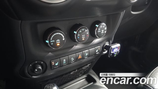 Jeep Wrangler (JK) 3.6 Sahara 4Door 2017 — фото 18