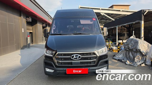 Hyundai Solati 15-seater Luxury 2023 — фото 3