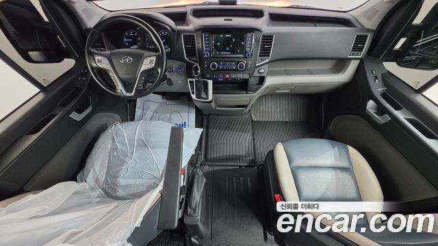 Hyundai Solati 15-seater Luxury 2023 — фото 7