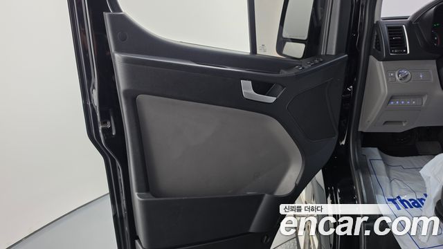 Hyundai Solati 15-seater Luxury 2023 — фото 25