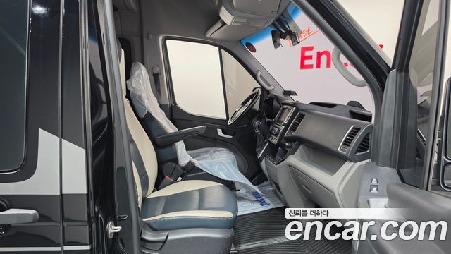 Hyundai Solati 15-seater Luxury 2023 — фото 26