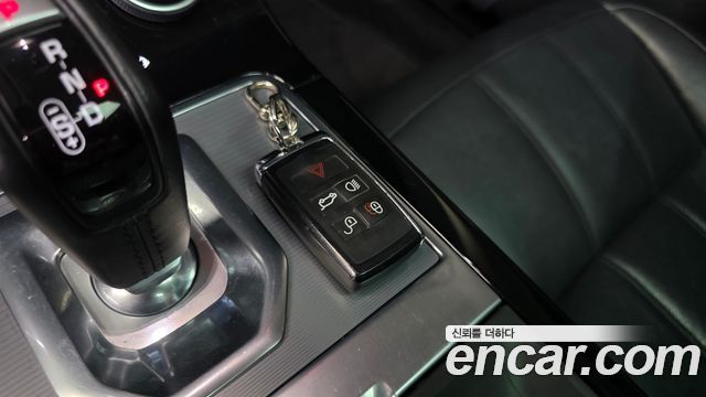 Land Rover Range Rover Evoque (II) D150 S 2020 — фото 16