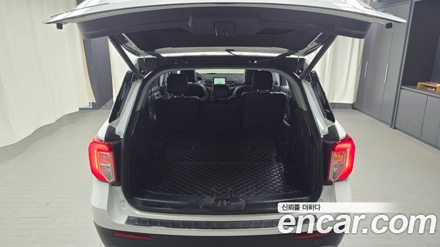 Ford Explorer (VI) 2.3 LimIted 4WD 2021 — фото 30