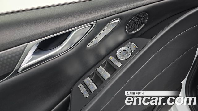 Genesis G80 (RG3) Gasoline 2.5 Turbo AWD 2025 — фото 18