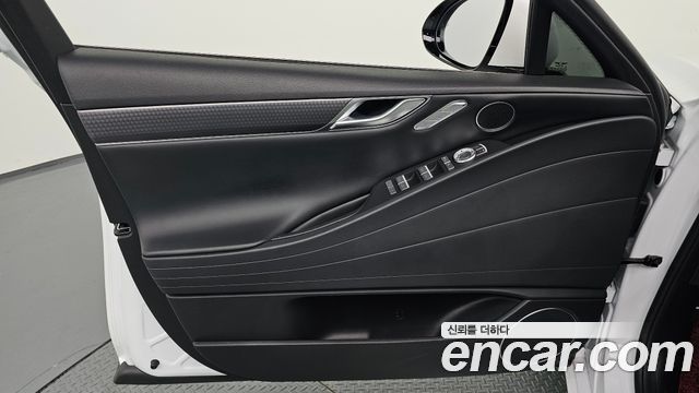 Genesis G80 (RG3) Gasoline 2.5 Turbo AWD 2025 — фото 24