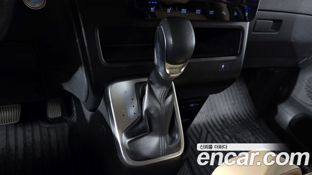 Hyundai Staria L3.5 Cargo 3-Seater Modern 2022 — фото 9
