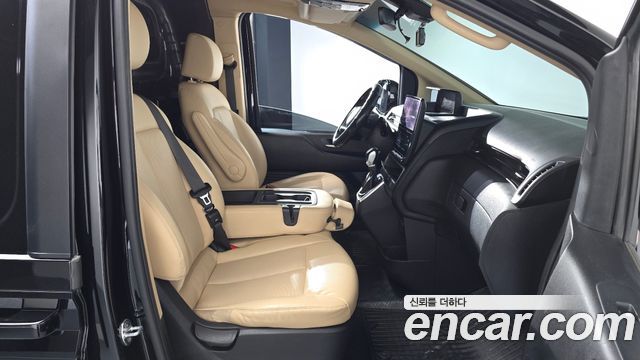 Hyundai Staria L3.5 Cargo 3-Seater Modern 2022 — фото 11