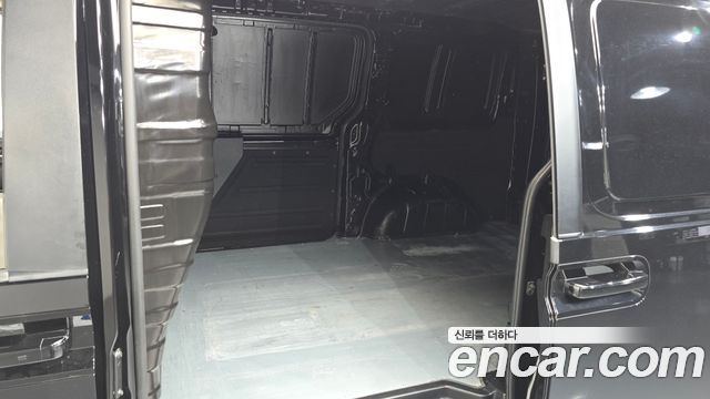 Hyundai Staria L3.5 Cargo 3-Seater Modern 2022 — фото 12