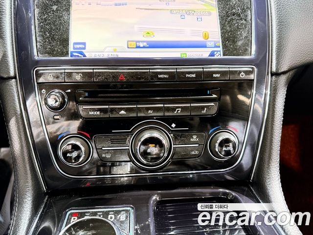 Jaguar XJ 2.0 Luxury LWB X351 2013 — фото 8