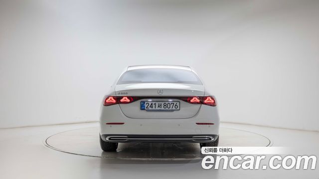 Mercedes-Benz E-Class (W214) E200 Avantgarde 2025 — фото 7