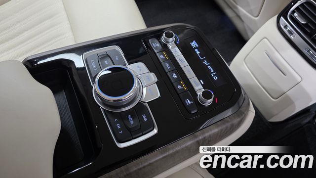 Genesis G90 3.8 AWD Premium Luxury 2021 — фото 18