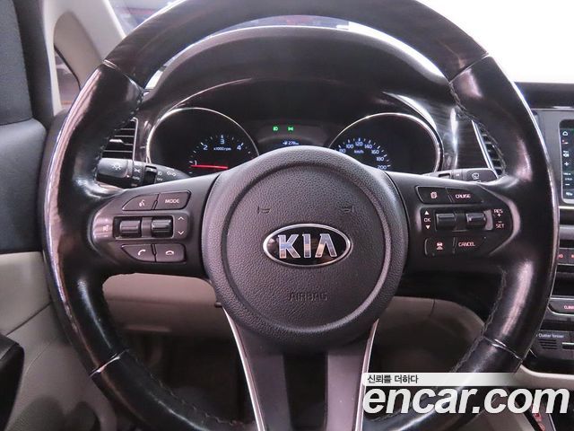 Kia Carnival 7-Seater Limousine President 2019 — фото 8