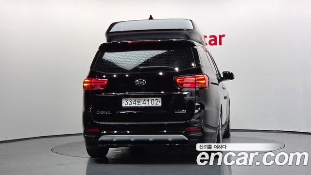 Kia Carnival 9-Seater Hi-Limousine Noblesse Special 2020 — фото 4