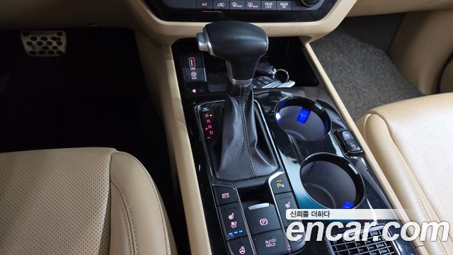 Kia Carnival 9-Seater Hi-Limousine Noblesse Special 2020 — фото 9