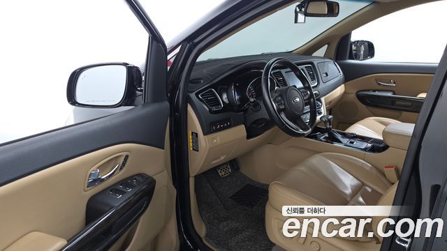 Kia Carnival 9-Seater Hi-Limousine Noblesse Special 2020 — фото 10