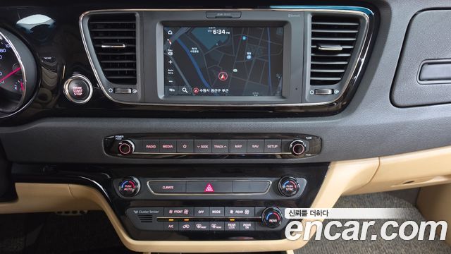 Kia Carnival 9-Seater Hi-Limousine Noblesse Special 2020 — фото 14