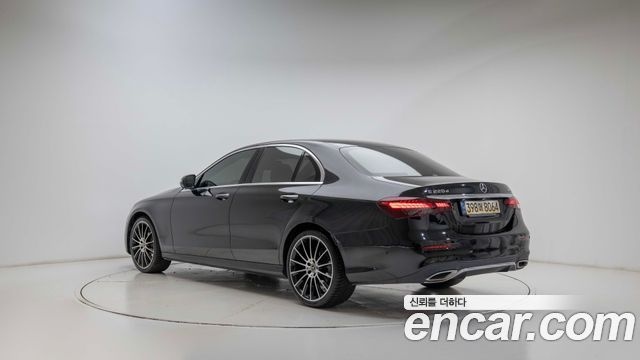 Mercedes-Benz E-Class (W213) E220d 4MATIC AMG Line 2022 — фото 3