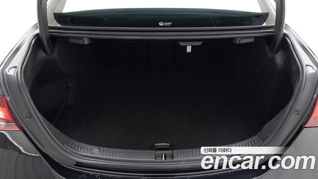 Mercedes-Benz E-Class (W213) E220d 4MATIC AMG Line 2022 — фото 10