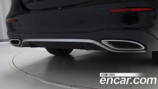 Mercedes-Benz E-Class (W213) E220d 4MATIC AMG Line 2022 — фото 15
