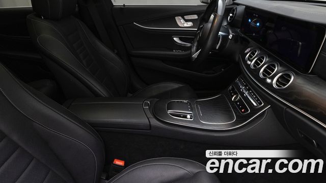 Mercedes-Benz E-Class (W213) E220d 4MATIC AMG Line 2022 — фото 19