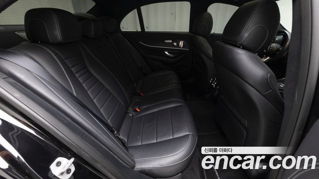 Mercedes-Benz E-Class (W213) E220d 4MATIC AMG Line 2022 — фото 21