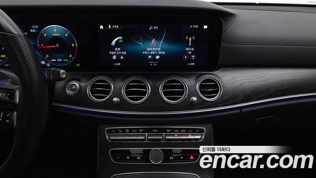 Mercedes-Benz E-Class (W213) E220d 4MATIC AMG Line 2022 — фото 23
