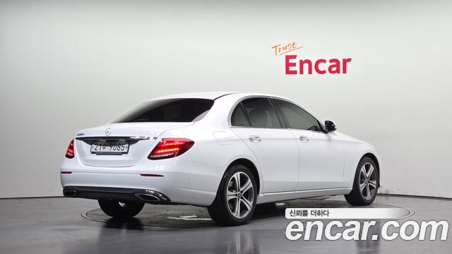 Mercedes-Benz E-Class (W213) E220d Avantgarde 2019 — фото 2