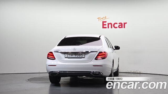 Mercedes-Benz E-Class (W213) E220d Avantgarde 2019 — фото 4
