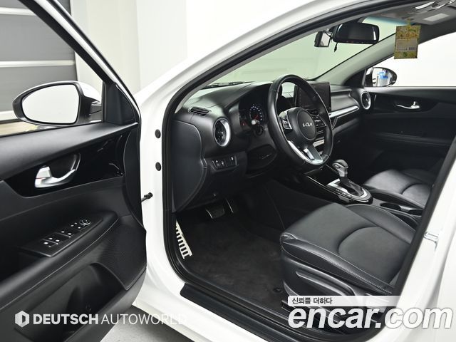 Kia K3 (II) 1.6 Prestige 2023 — фото 15