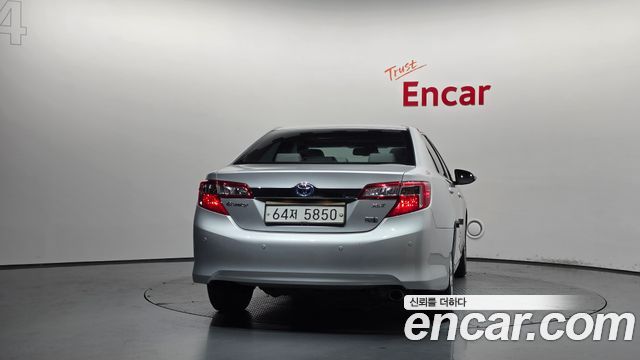 Toyota Camry Hybrid XLE 2012 — фото 4