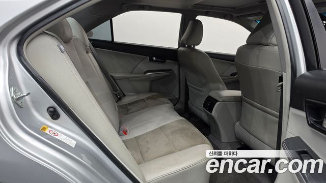 Toyota Camry Hybrid XLE 2012 — фото 12