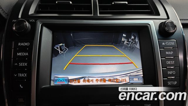 Toyota Camry Hybrid XLE 2012 — фото 15