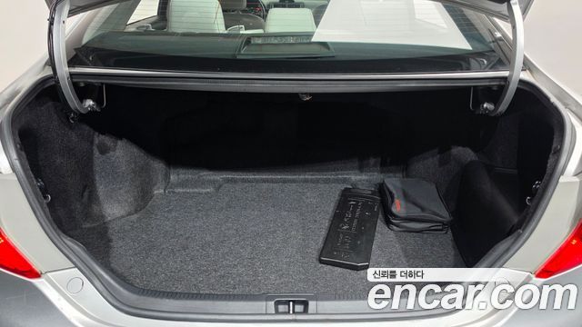Toyota Camry Hybrid XLE 2012 — фото 20
