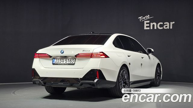 BMW 5 Series (G60) 530e M Sport 2025 — фото 2