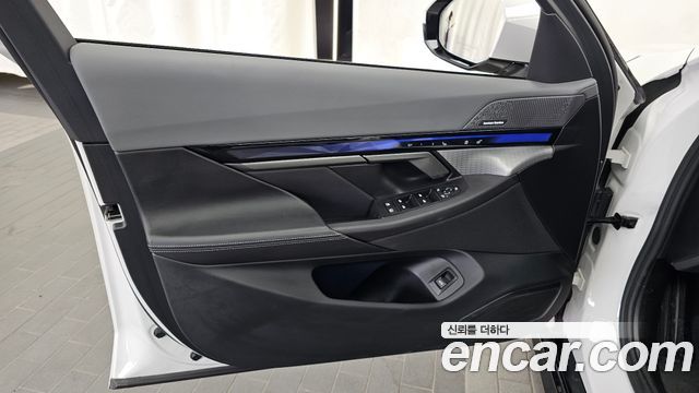 BMW 5 Series (G60) 530e M Sport 2025 — фото 24