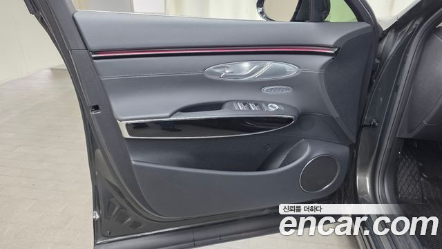 Genesis GV70 2.5T Gasoline AWD 2025 — фото 24