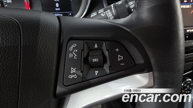 Chevrolet Trax 1.4 Premier 2020 — фото 16