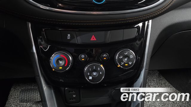 Chevrolet Trax 1.4 Premier 2020 — фото 33