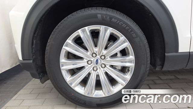 Ford Explorer (VI) 2.3 LimIted 4WD 2023 — фото 5