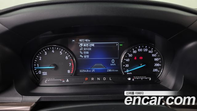 Ford Explorer (VI) 2.3 LimIted 4WD 2023 — фото 8