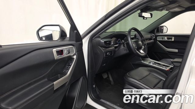 Ford Explorer (VI) 2.3 LimIted 4WD 2023 — фото 10