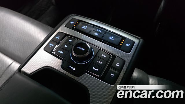 Genesis G80 3.3 GDI AWD Premium Luxury 2017 — фото 19