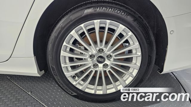Audi A6 (C8) 45 TFSI Premium 2021 — фото 21