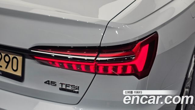 Audi A6 (C8) 45 TFSI Premium 2021 — фото 23