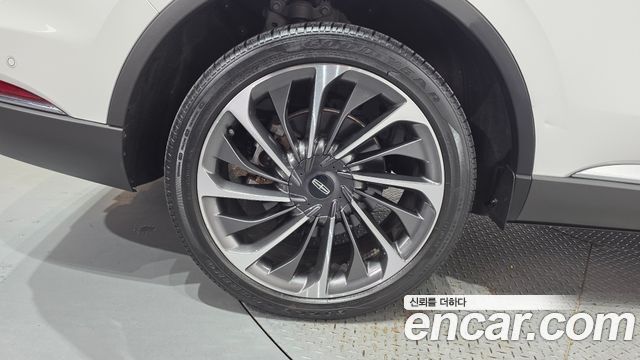 Lincoln Aviator (II) 3.0 Reserve  AWD 2022 — фото 5