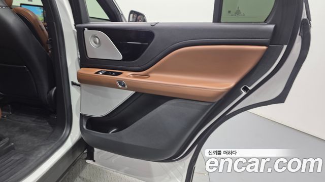 Lincoln Aviator (II) 3.0 Reserve  AWD 2022 — фото 25