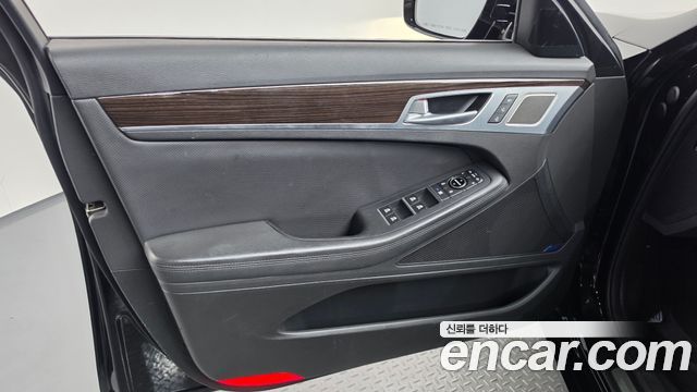 Genesis G80 3.3 GDI Premium Luxury 2017 — фото 30