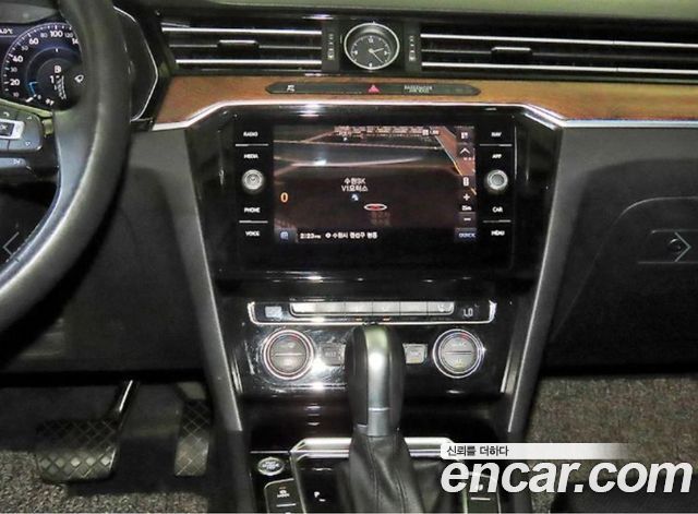 Volkswagen Passat GT (B8) 2.0 TDI 4Motion Prestige 2018 — фото 15