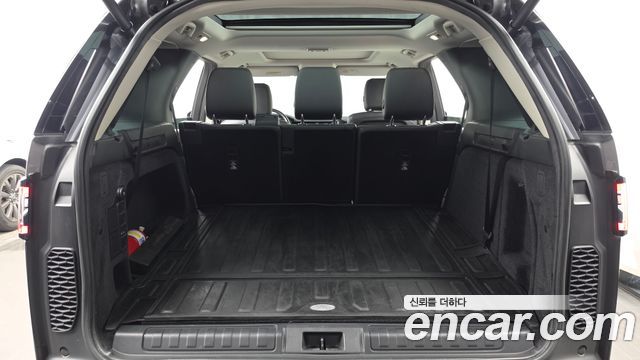 Land Rover Discovery 5 2.0 SD4 SE 2020 — фото 20